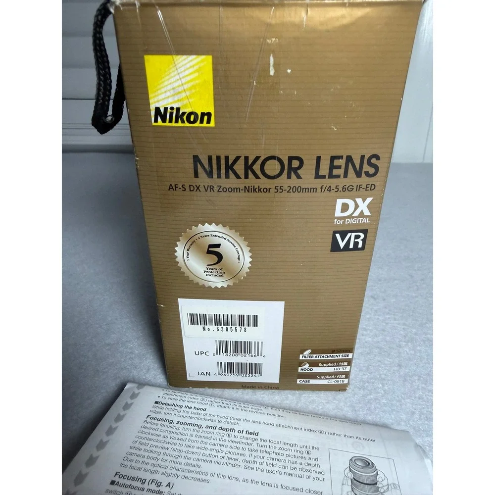 Nikon AF-S DX Nikkor 55-200mm f/4-5.6G ED VR Lens with Box and Pouch